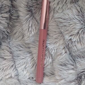 New makeup‎ revolution lip crayon Icon